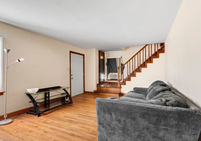 Photo 2 of Single family home for sale at 895 N 5th Avenue, Kankakee, IL 60901 | MLS# 12732512 | Listing updated on 2026-09-15