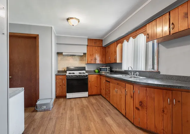 Photo 4 of Single family home for sale at 895 N 5th Avenue, Kankakee, IL 60901 | MLS# 12732512 | Listing updated on 2026-09-15