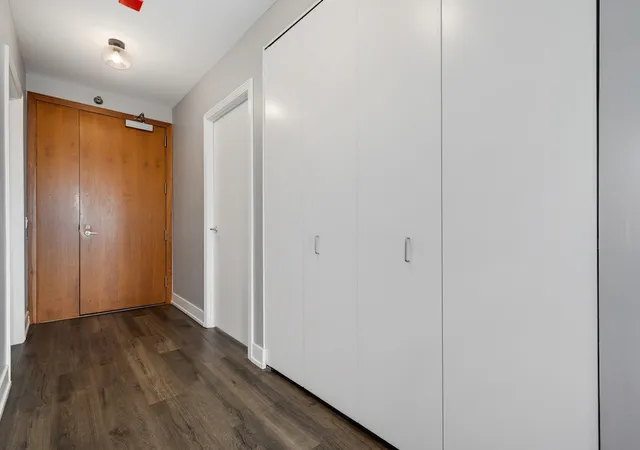 Photo 2 of Condo for sale at 501 N Clinton St #606, Chicago, IL 60654 | MLS# 12732675 | Listing updated on 2026-09-22