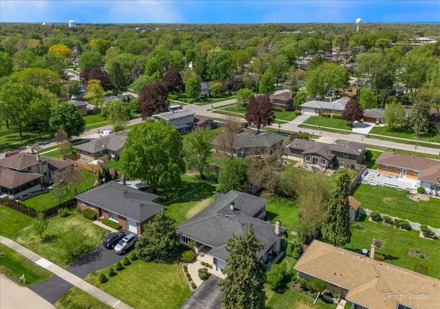 Photo 3 of Single family home for sale at 662 Orchard Ct, Roselle, IL 60172 | MLS# 12732885 | Listing updated on 2026-09-25