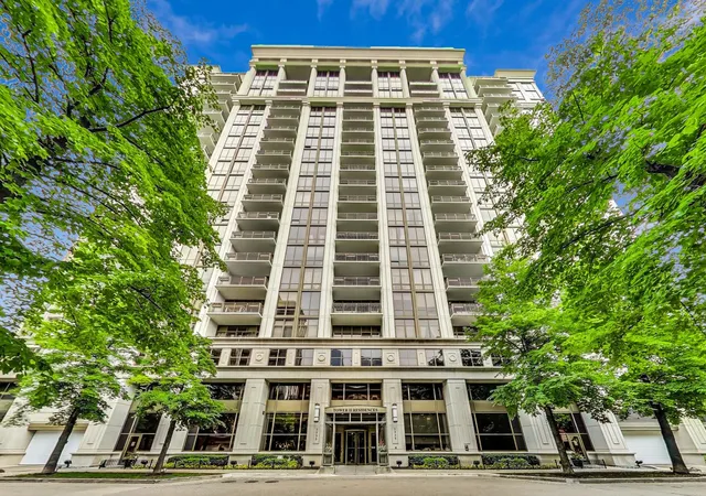 Photo 1 of Condo for sale at 1335 S Prairie Ave #1702, Chicago, IL 60605 | MLS# 12733155 | Listing updated on 2026-09-29