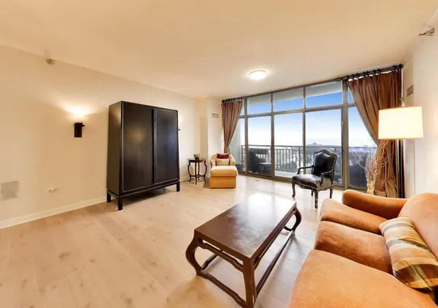 Listing Photo 5 - Condo for sale in building located at 1335 S Prairie Ave, Chicago, IL 60605 - Unit #1702