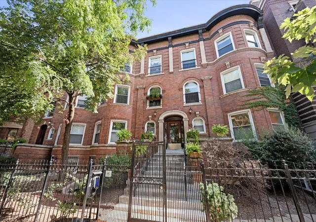 Photo 1 of Condo for sale at 4053 N Sheridan Rd #3, Chicago, IL 60613 | MLS# 12733203 | Listing updated on 2026-09-15