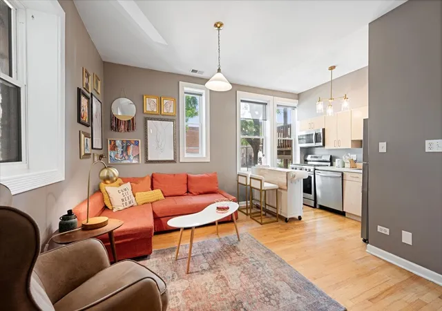 Photo 3 of Condo for sale at 4053 N Sheridan Rd #3, Chicago, IL 60613 | MLS# 12733203 | Listing updated on 2026-09-15