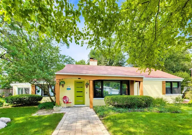 Photo 1 of Sale Pending at 1353 Golf Ave, Highland Park, IL 60035 | MLS# 12733411 | Listing updated on 2026-10-05