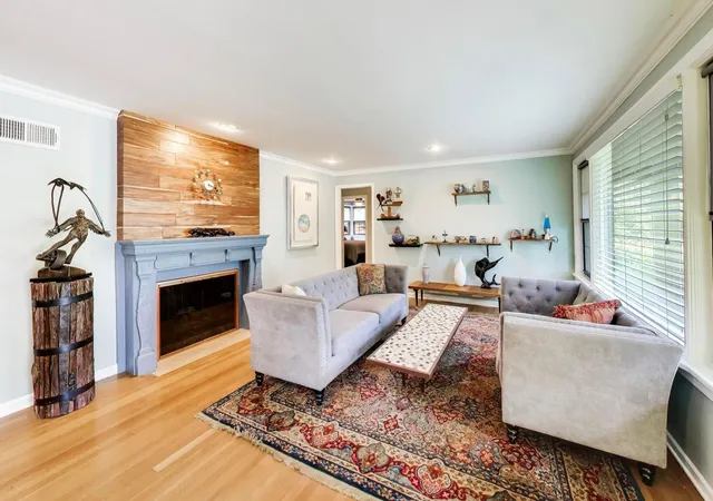 Photo 3 of Sale Pending at 1353 Golf Ave, Highland Park, IL 60035 | MLS# 12733411 | Listing updated on 2026-10-05