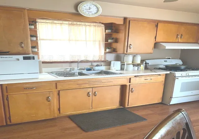 Photo 3 of Sale Pending at 10632 S Ave L, Chicago, IL 60617 | MLS# 12733654 | Listing updated on 2026-09-14