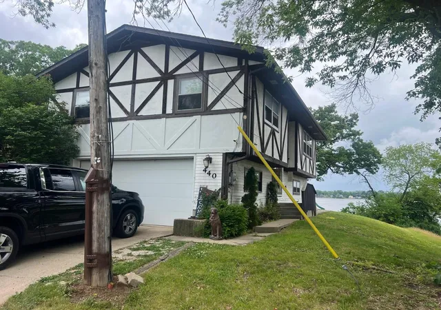 Photo 1 of Sale Pending at 440 E Lakeshore Dr, Round Lake Park, IL 60073 | MLS# 12733813 | Listing updated on 2026-09-11