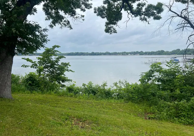 Photo 3 of Sale Pending at 440 E Lakeshore Dr, Round Lake Park, IL 60073 | MLS# 12733813 | Listing updated on 2026-09-11