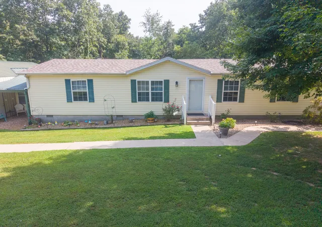 Photo 1 of Sale Pending at 572 Gerrish Rd, Patoka, IL 62875 | MLS# 12734115 | Listing updated on 2026-09-11