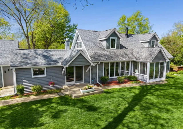 Photo 3 of Single family home for sale at 1080 Cardinal Dr S, Lake Zurich, IL 60047 | MLS# 12734121 | Listing updated on 2026-09-14