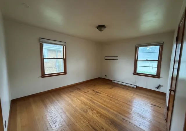 Photo 4 of Single family home for sale at 627 E 160th Court, South Holland, IL 60473 | MLS# 12734462 | Listing updated on 2026-09-22