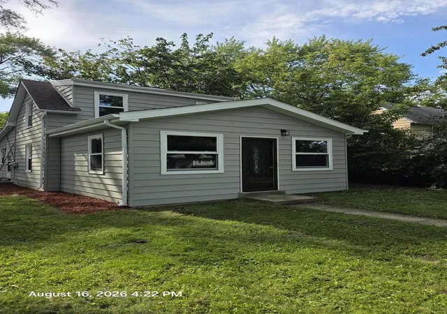 Photo 2 of Single family home for sale at 2620 Gilboa Ave, Zion, IL 60099 | MLS# 12734540 | Listing updated on 2026-09-15
