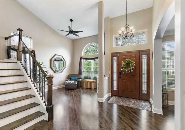 Photo 3 of Single family home for sale at 2221 Somerset Ln, Mundelein, IL 60060 | MLS# 12734552 | Listing updated on 2026-10-23