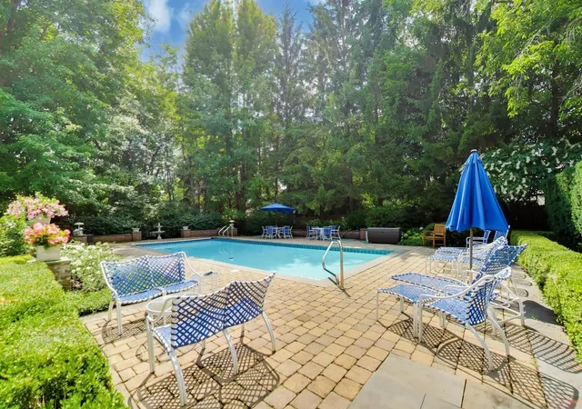 Photo 3 of Sale Pending at 197 N Green Bay Rd, Lake Forest, IL 60045 | MLS# 12735243 | Listing updated on 2026-09-29