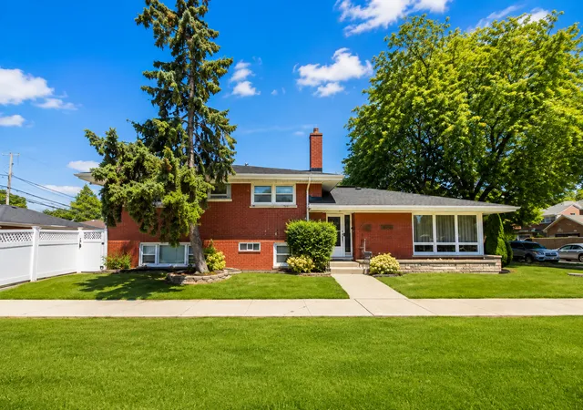 Photo 3 of Single family home for sale at 10158 S Talman Ave, Chicago, IL 60655 | MLS# 12735363 | Listing updated on 2026-09-11