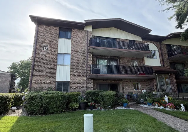 Photo 2 of Condo for sale at 14030 Laramie Ave #1707, Crestwood, IL 60418 | MLS# 12735469 | Listing updated on 2026-10-03