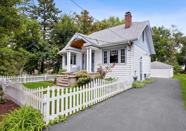 Photo 2 of Sale Pending at 681 Western Ave, Glen Ellyn, IL 60137 | MLS# 12735812 | Listing updated on 2026-09-14