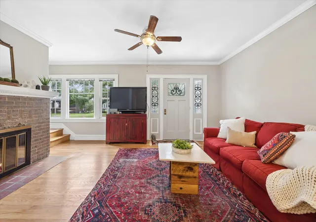 Photo 4 of Sale Pending at 681 Western Ave, Glen Ellyn, IL 60137 | MLS# 12735812 | Listing updated on 2026-09-14