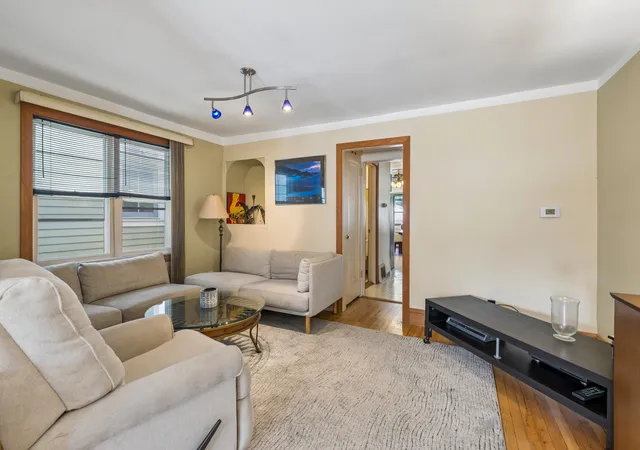 Photo 3 of Sale Pending at 1730 W Winona St, Chicago, IL 60640 | MLS# 12735940 | Listing updated on 2026-09-11
