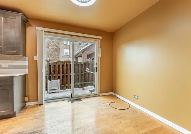Listing Photo 5 - Condo for sale at Academy Townhomes, Unit A 2314 W 111th Street, Academy Townhomes, Chicago, IL 60643 | Built Year: 1963-1968