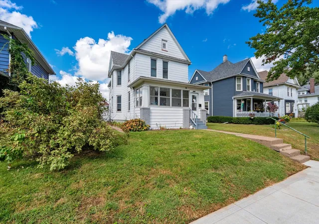 Photo 3 of Single family home for sale at 1435 10th Street, Moline, IL 61265 | MLS# 12736245 | Listing updated on 2026-09-28