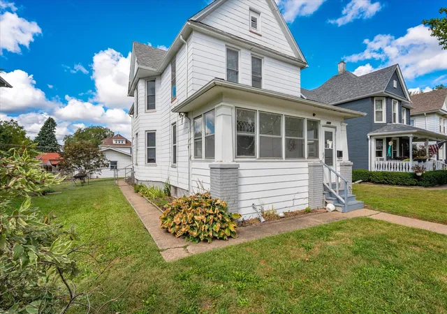 Photo 3 of Single family home for sale at 1435 10th Street, Moline, IL 61265 | MLS# 12736245 | Listing updated on 2026-09-28