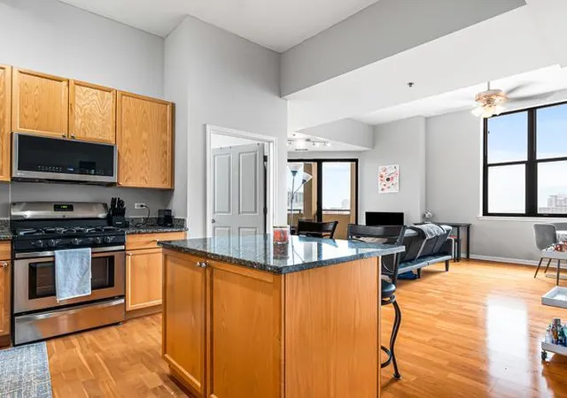 Photo 3 of Condo for sale at 1464 S Michigan Ave #2304, Chicago, IL 60605 | MLS# 12736361 | Listing updated on 2026-09-10