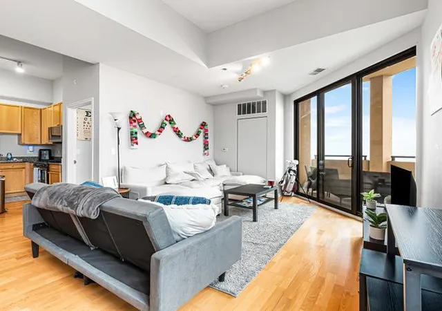 Photo 4 of Condo for sale at 1464 S Michigan Ave #2304, Chicago, IL 60605 | MLS# 12736361 | Listing updated on 2026-09-10
