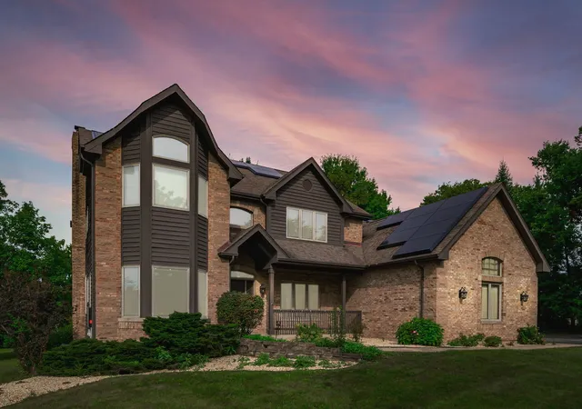 Photo 2 of Single family home for sale at 905 Shelly Ln, New Lenox, IL 60451 | MLS# 12736556 | Listing updated on 2026-09-14