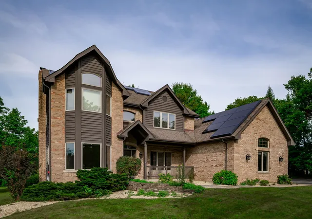 Photo 3 of Single family home for sale at 905 Shelly Ln, New Lenox, IL 60451 | MLS# 12736556 | Listing updated on 2026-09-14