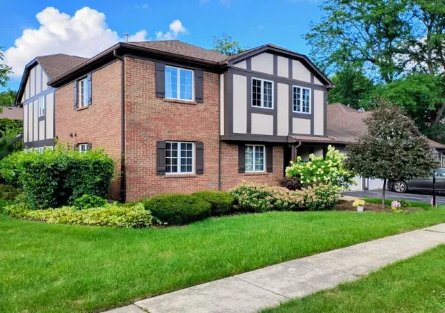 Condo for sale at 218 Brookside Ln #B, Willowbrook, IL 60527 | MLS# 12736769