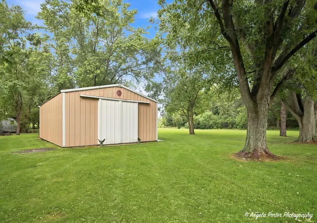 Photo 3 of Single family home for sale at 2211 Lamb Rd, Woodstock, IL 60098 | MLS# 12736796 | Listing updated on 2026-10-06