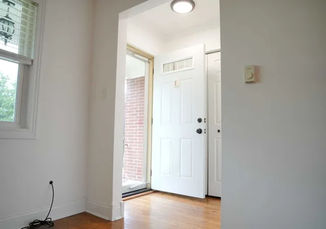 Listing Photo 4 - Condo for sale in building located at 1427 Homestead Rd, La Grange Park, IL 60526 - Unit #E