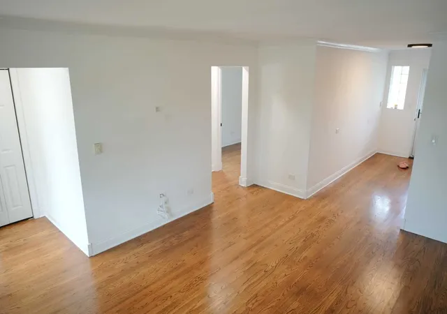 Listing Photo 5 - Condo for sale in building located at 1427 Homestead Rd, La Grange Park, IL 60526 - Unit #E
