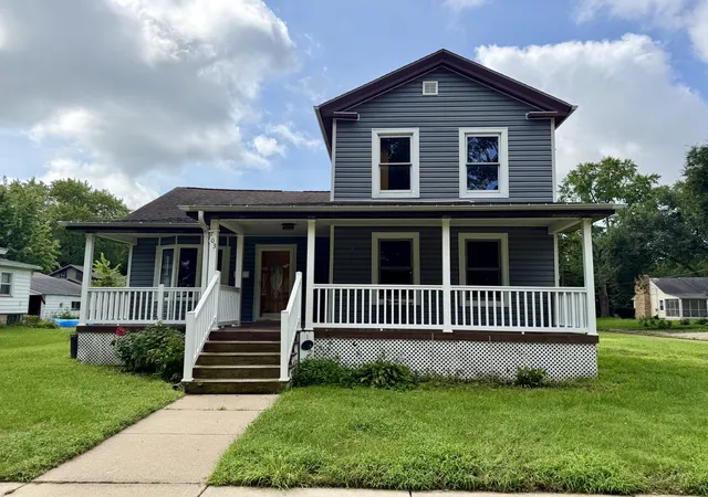 Photo 1 of Single family home for sale at 703 Chapel St, Ottawa, IL 61350 | MLS# 12737522 | Listing updated on 2026-09-15
