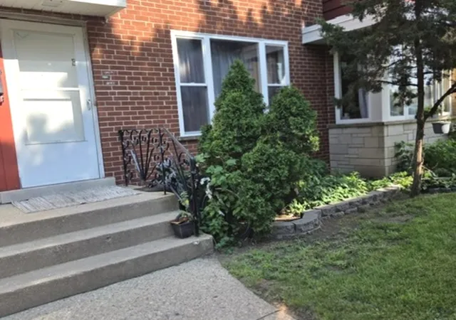 Photo 1 of Sale Pending at 4903 Enfield St #B, Skokie, IL 60076 | MLS# 12737627 | Listing updated on 2026-10-06