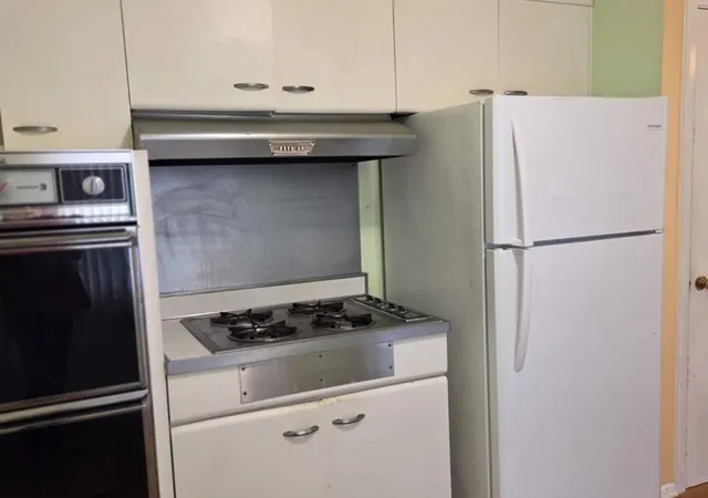 Photo 4 of Sale Pending at 4903 Enfield St #B, Skokie, IL 60076 | MLS# 12737627 | Listing updated on 2026-10-06