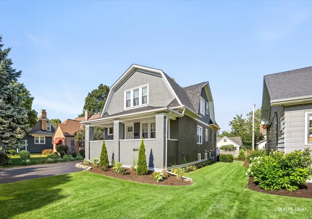 Photo 2 of Single family home for sale at 4633 Wolf Rd, Western Springs, IL 60558 | MLS# 12738554 | Listing updated on 2026-09-10