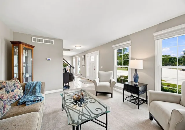 Photo 4 of Single family home for sale at 1050 Hampshire Ln, Elgin, IL 60120 | MLS# 12738877 | Listing updated on 2026-09-15