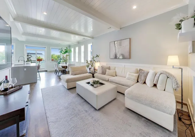 Photo 2 of Condo for sale at 2918 N Lakewood Ave #2, Chicago, IL 60657 | MLS# 12739565 | Listing updated on 2026-09-11