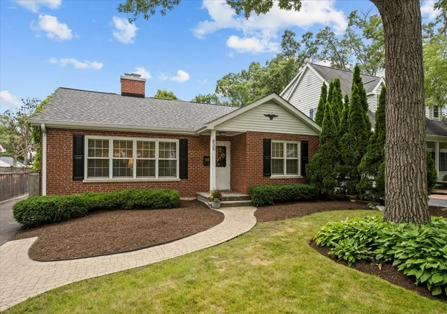 Photo 1 of Single family home for sale at 635 Northmoor Rd, Lake Forest, IL 60045 | MLS# 12739766 | Listing updated on 2026-09-10