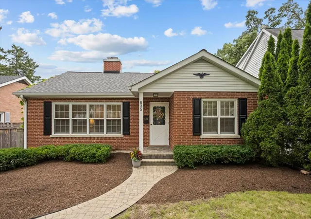 Photo 2 of Single family home for sale at 635 Northmoor Rd, Lake Forest, IL 60045 | MLS# 12739766 | Listing updated on 2026-09-10