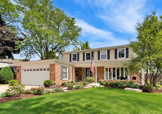 Photo 1 of Single family home for sale at 3331 Maple Leaf Dr, Glenview, IL 60026 | MLS# 12740261 | Listing updated on 2026-09-23
