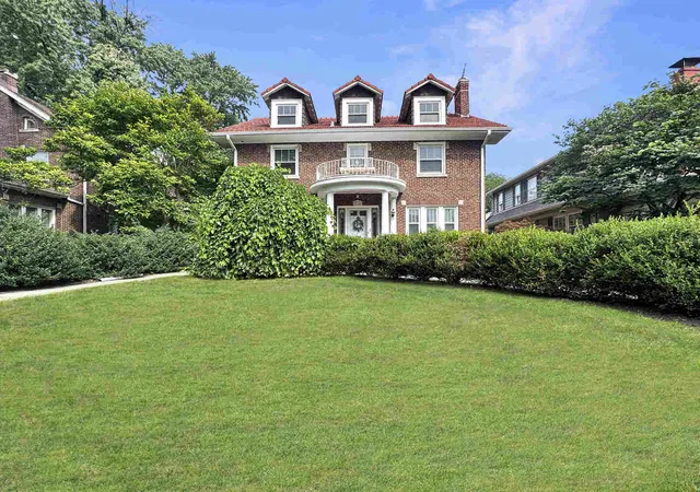 Photo 1 of Single family home for sale at 934 Fair Oaks Ave, Oak Park, IL 60302 | MLS# 12740280 | Listing updated on 2026-10-04
