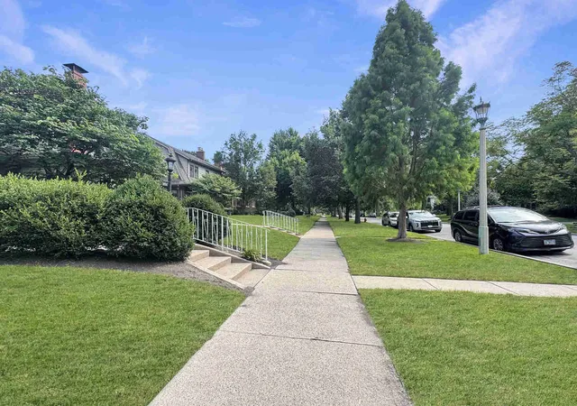 Photo 2 of Single family home for sale at 934 Fair Oaks Ave, Oak Park, IL 60302 | MLS# 12740280 | Listing updated on 2026-10-04