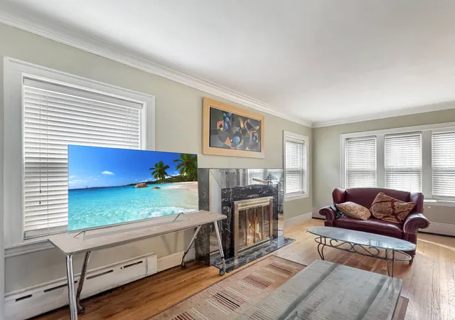Photo 4 of Single family home for sale at 934 Fair Oaks Ave, Oak Park, IL 60302 | MLS# 12740280 | Listing updated on 2026-10-04