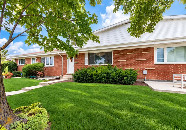 Townhouse for sale at 9025 Sherry Ln #9025, Des Plaines, IL 60016 | MLS# 12740293