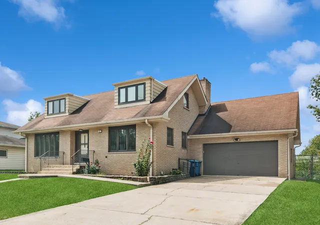 Photo 1 of Single family home for sale at 822 Bradoc St, Chicago Heights, IL 60411 | MLS# 12740432 | Listing updated on 2026-09-21