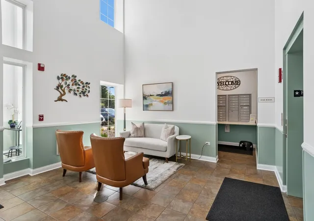 Listing Photo 2 - Condo for sale in building located at 3975 Idlewild Ln, Naperville, IL 60564 - Unit #103